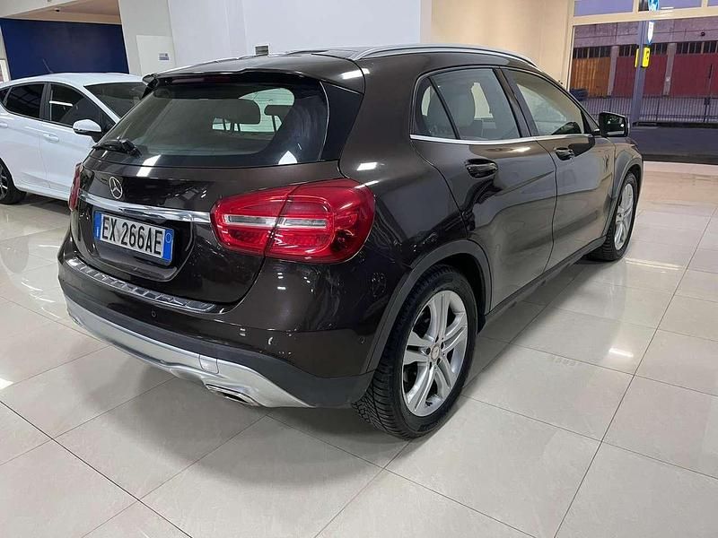 Usata Mercedes GLA220 170 CV (125 kW) 2014 Marrone metallizzato SUV