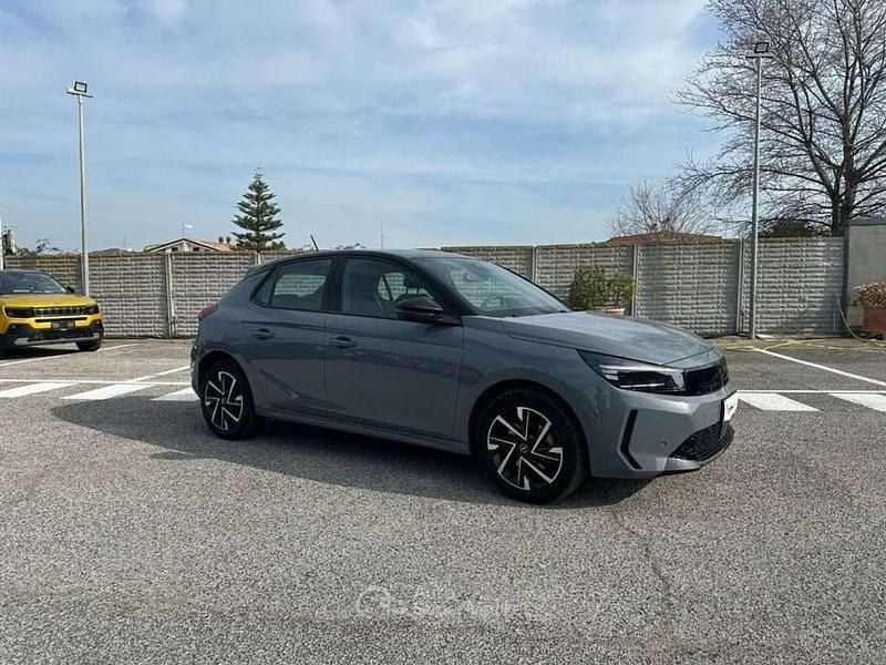 Usata Opel Corsa 101 CV (74 kW) 2024 Grafik grey Utilitaria