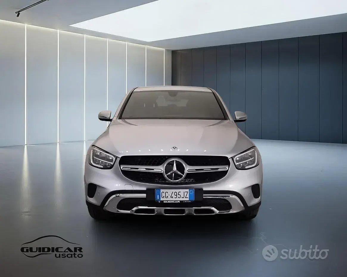 Usata Mercedes GLC200 163 CV (119 kW) 2021 Argento SUV