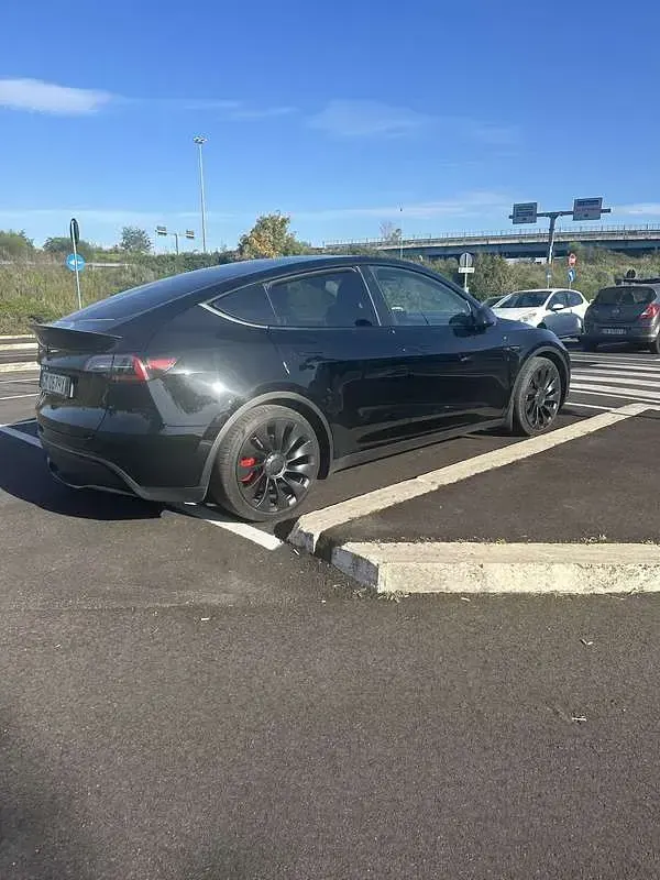 Usata Tesla Model Y Performance 185 kW (252 CV) 2023 Nero SUV