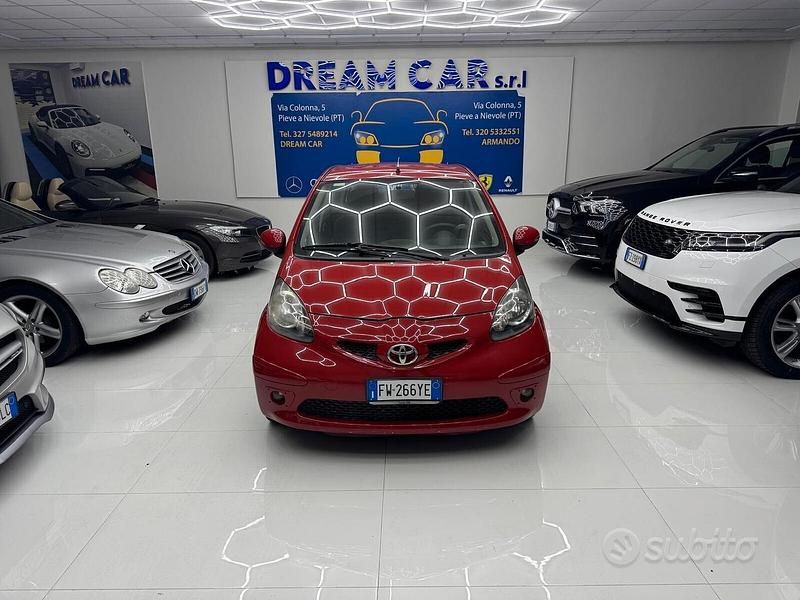 Usata Toyota Aygo 68 CV (50 kW) 2007 Rosso Utilitaria