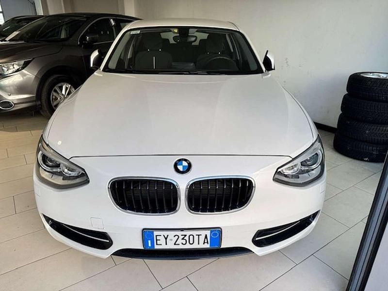 Usata BMW 118 Sport Line 143 CV (105 kW) 2015 Bianco Utilitaria