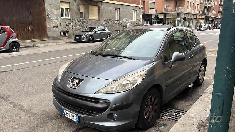 Usata Peugeot 208 88 CV (64 kW) 2008 Grigio Utilitaria