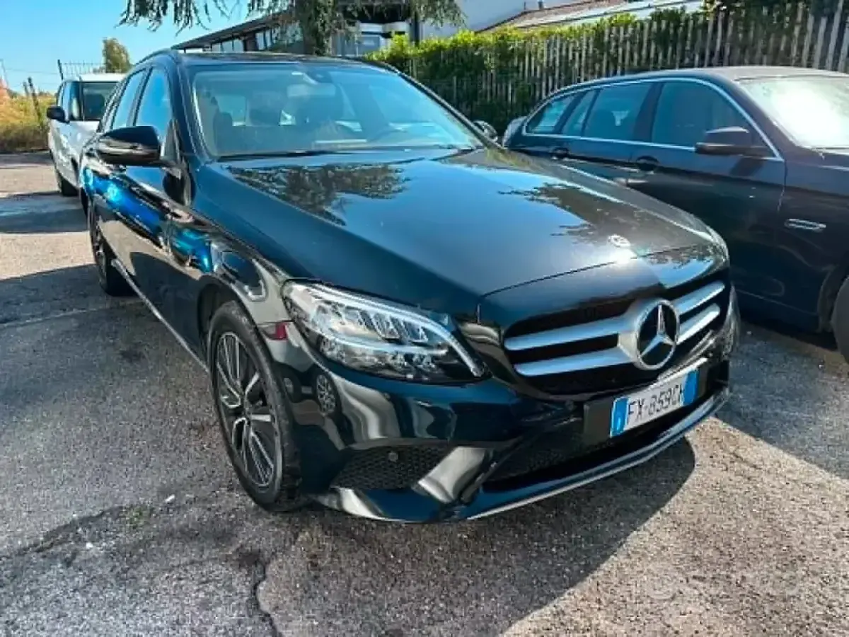 Usata Mercedes C220 Premium 160 CV (117 kW) 2019 Nero Station wagon