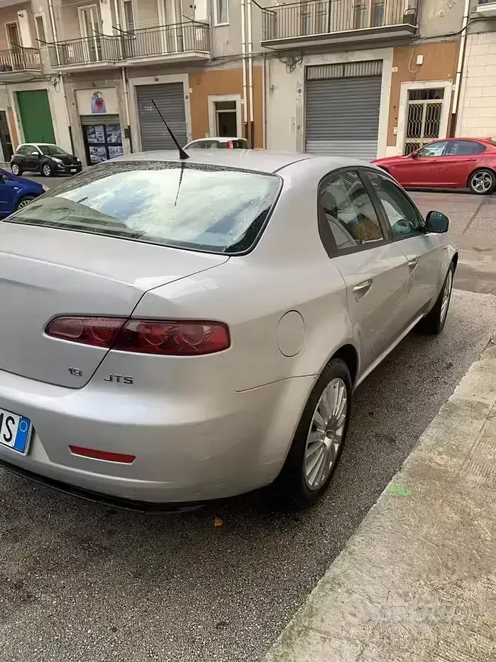 Usata Alfa Romeo 159 150 CV (110 kW) 2006 Grigio Berlina