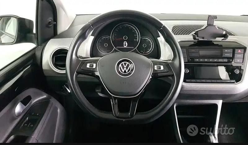 Usata VW e-up! 61 kW (83 CV) 2020 Nero Utilitaria
