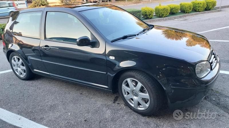 Usata VW Golf IV 204 CV (150 kW) 2000 Berlina