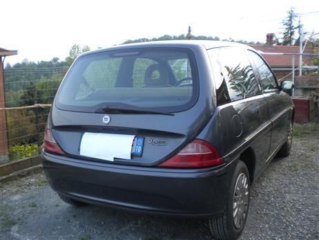 Lancia ypsilon 2002