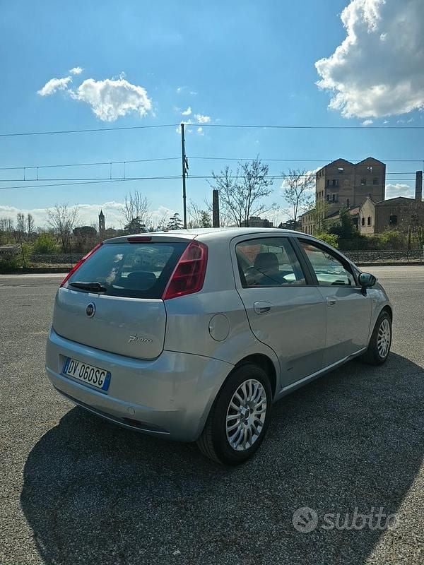Usata Fiat Grande Punto 75 CV (55 kW) 2009 Utilitaria