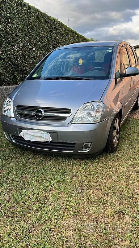 Usata Opel Meriva 101 CV (74 kW) 2004 Grigio Monovolume