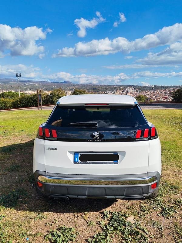 Occasion Peugeot 3008 Business-Line 120 ch (88 kW) 2017 SUV