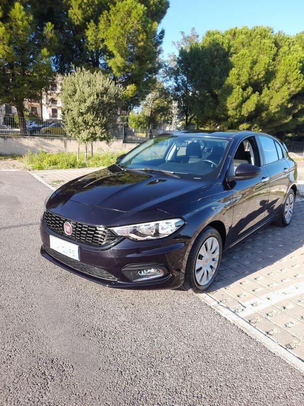 Usata Fiat Tipo Lounge 120 CV (88 kW) 2017 Blu Berlina