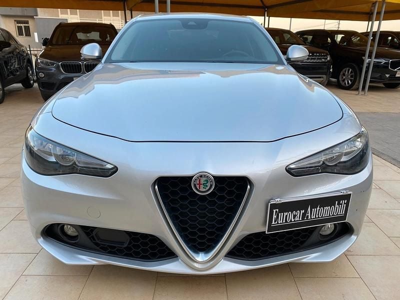 Argento Usata 2016 Alfa Romeo Giulia Super Tre volumi | 15.990 € (Buon prezzo) - Immagine 1/4