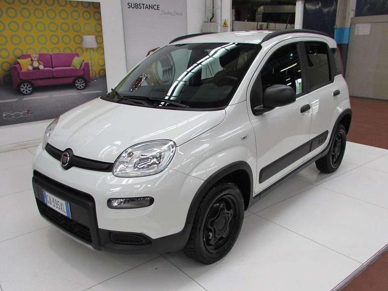 Usata Fiat Panda 4x4 S 86 CV (63 kW) 2020 Bianco Utilitaria