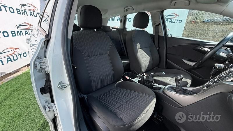 Usata Opel Astra 110 CV (80 kW) 2012 Bianco Station wagon