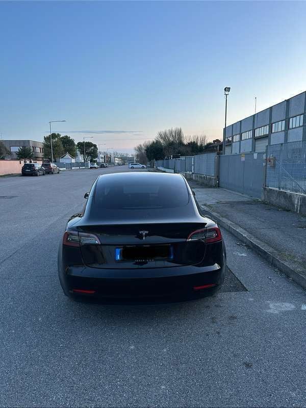 Usata Tesla Model 3 RWD 208 kW (283 CV) 2023 Nero Berlina