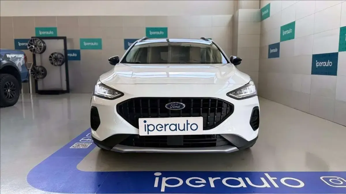 Usata Ford Focus Active 155 CV (114 kW) 2024 Bianco pastello SUV