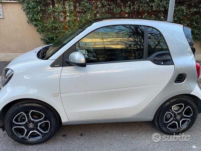 Usata 2018 Smart ForTwo Coupé Utilitaria | 13.300 € (Buon prezzo) - Immagine 1/4