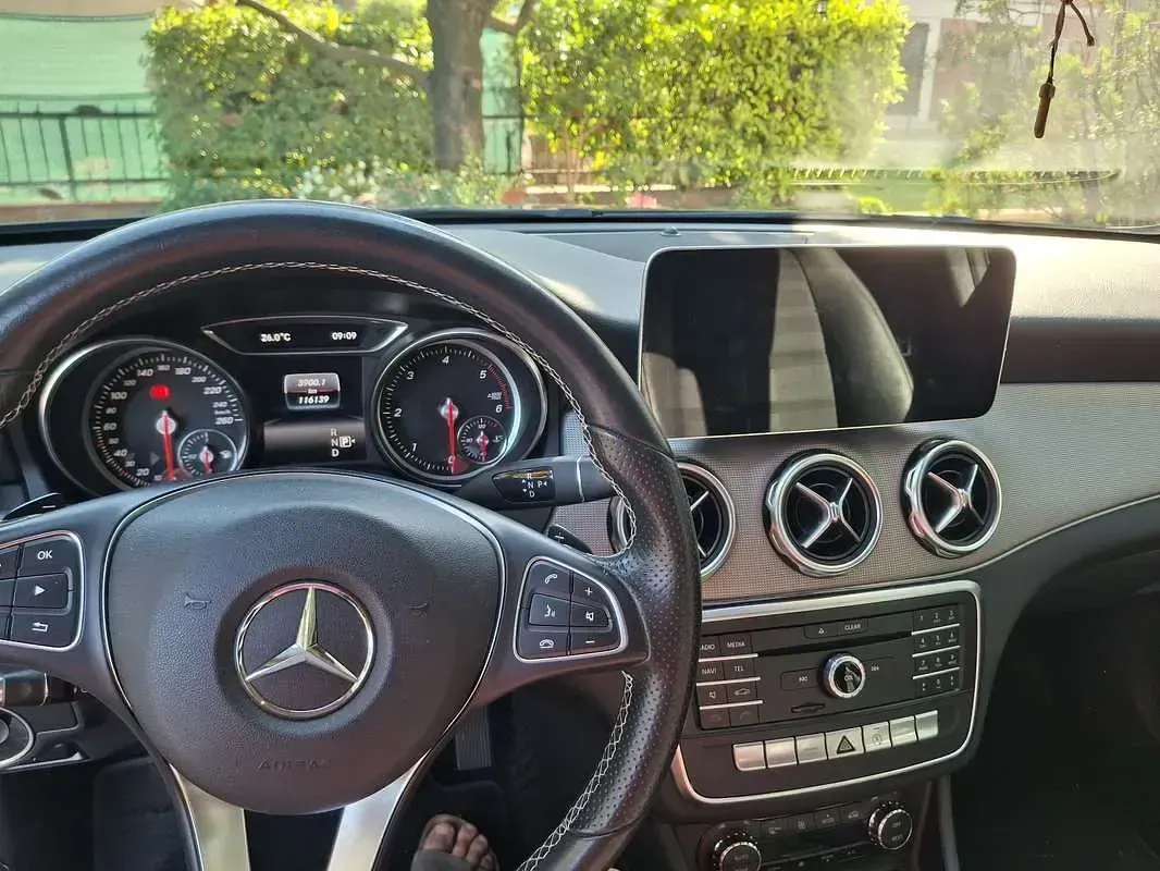 Usata Mercedes GLA180 Business 109 CV (80 kW) 2018 SUV