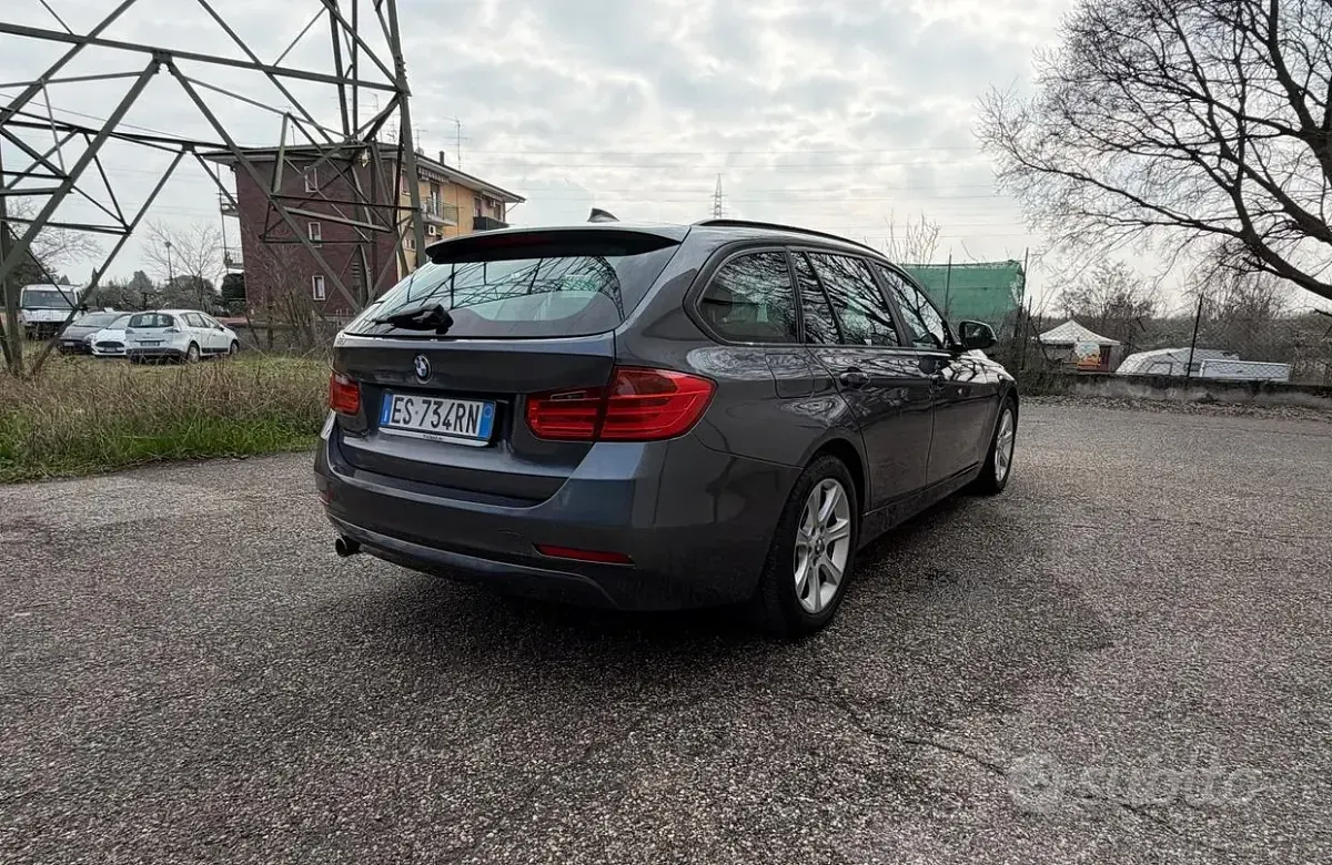 Usata BMW 320 Luxury Line 184 CV (135 kW) 2013 Grigio Station wagon