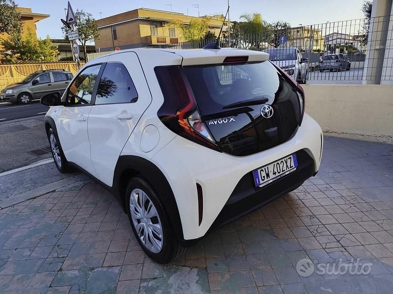 Usata Toyota Aygo X Active 72 CV (52 kW) 2024 Bianco SUV