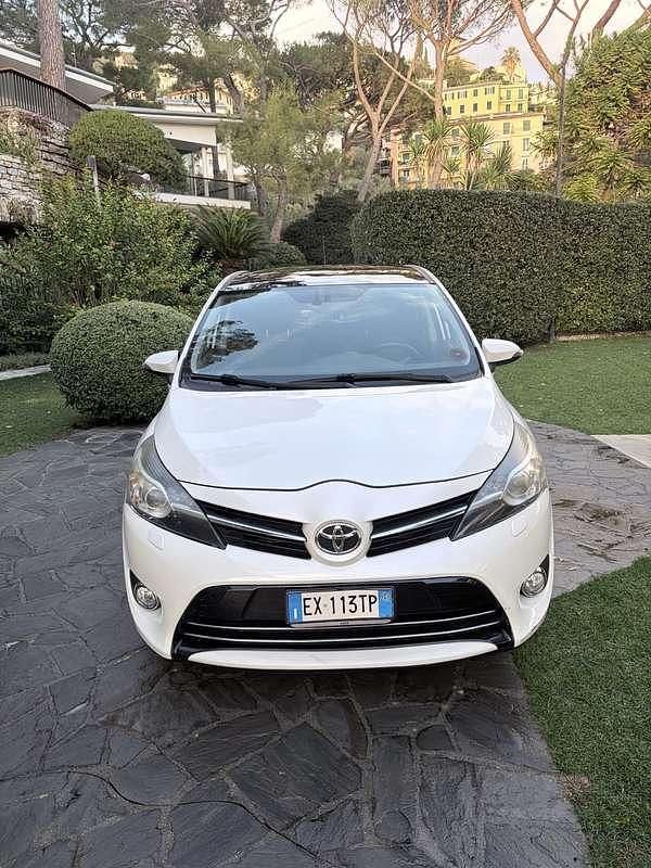 Usata Toyota Verso Skyview Edition 111 CV (81 kW) 2014 Monovolume