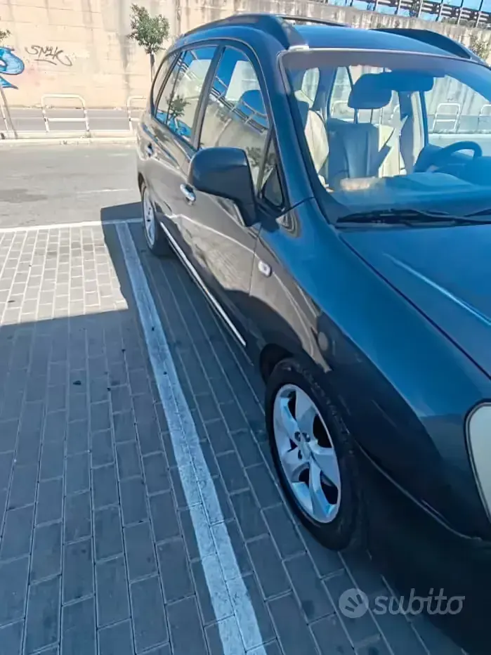 Usata Kia Carens 112 CV (82 kW) 2009 Nero Monovolume