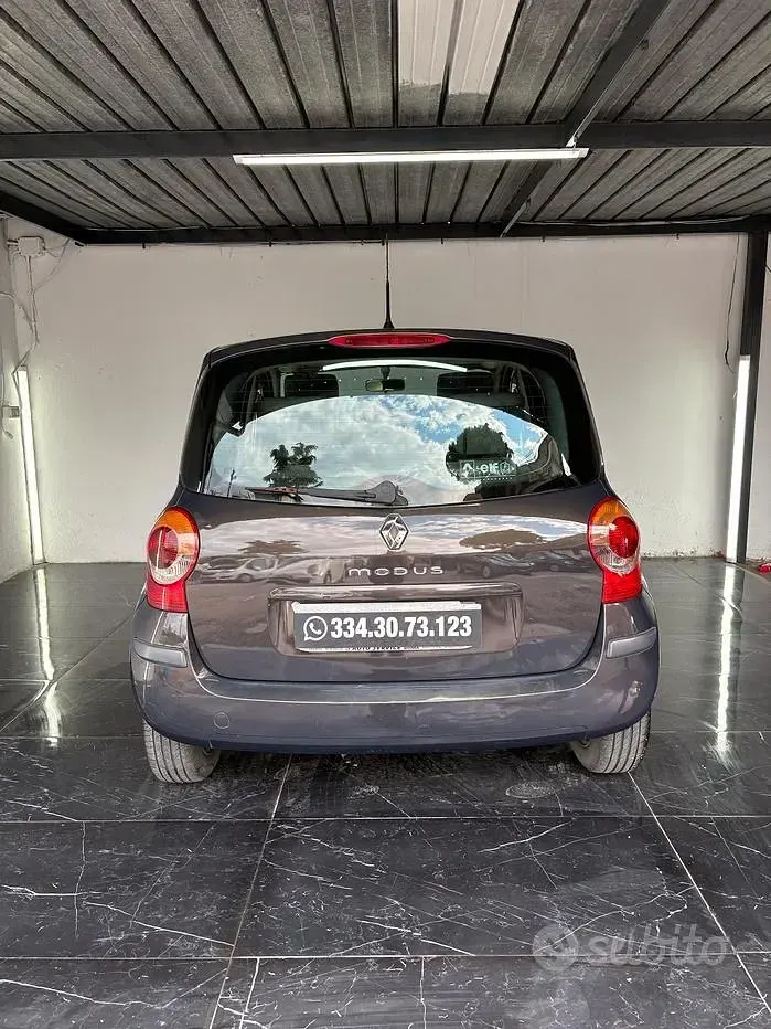 Usata Renault Modus Dynamique 75 CV (55 kW) 2009 Grigio Monovolume