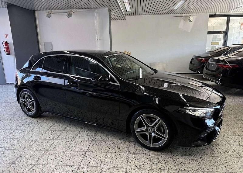 Begagnad Mercedes A200 Advanced Plus 150 HK (110 kW) 2025 Svart Sedan
