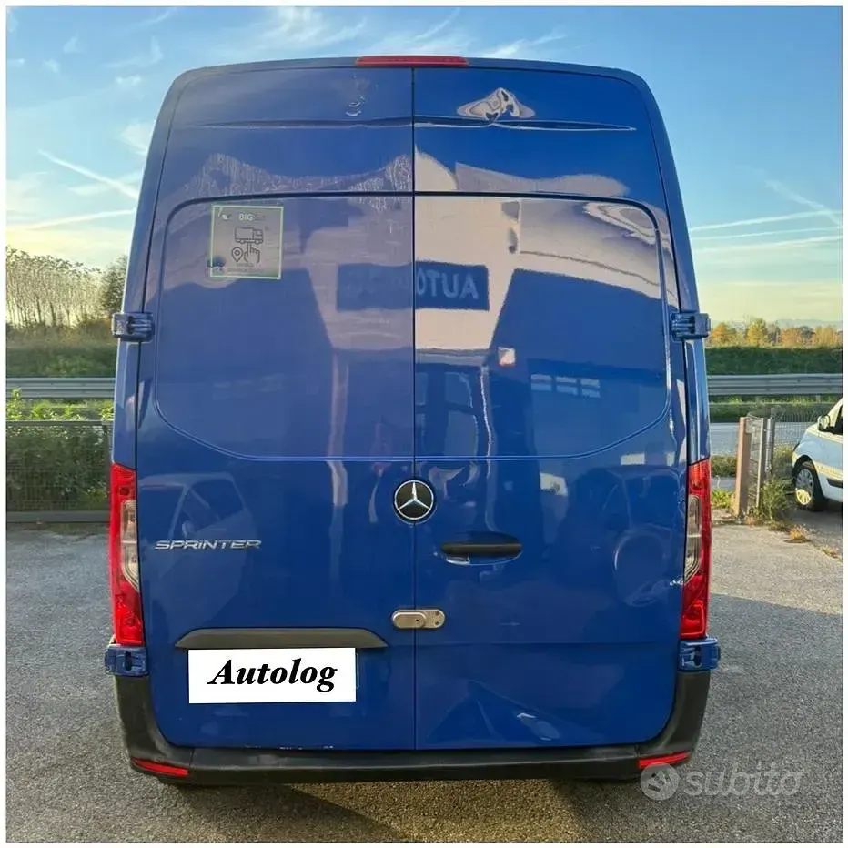 Usata Mercedes Sprinter 114 CV (83 kW) 2021 Blu Furgone