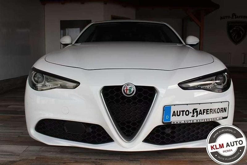 Usata Alfa Romeo Giulia Super 179 CV (131 kW) 2016 Bianco Berlina