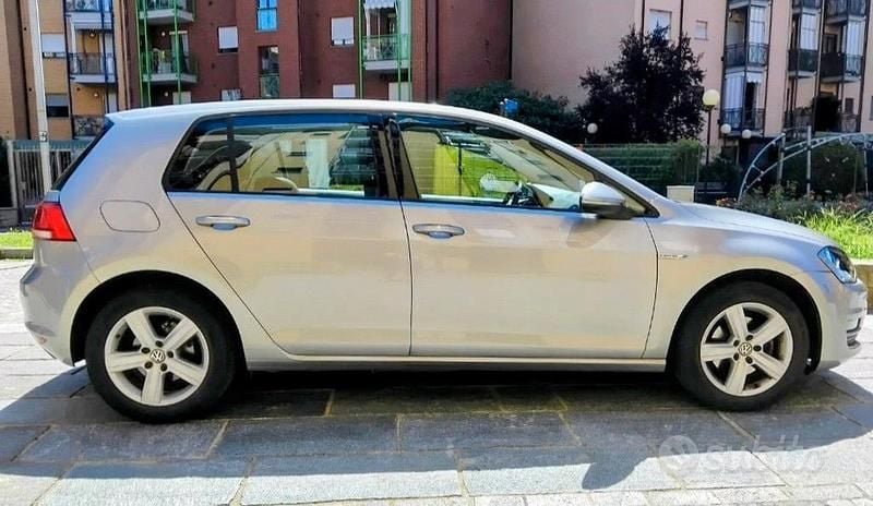 Usata VW Golf VII 110 CV (80 kW) 2015 Grigio Utilitaria