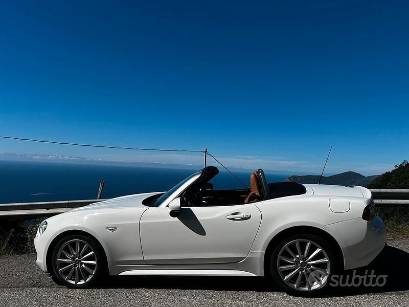 Usata Fiat 124 Spider Lusso 140 CV (102 kW) 2017 Bianco Cabrio