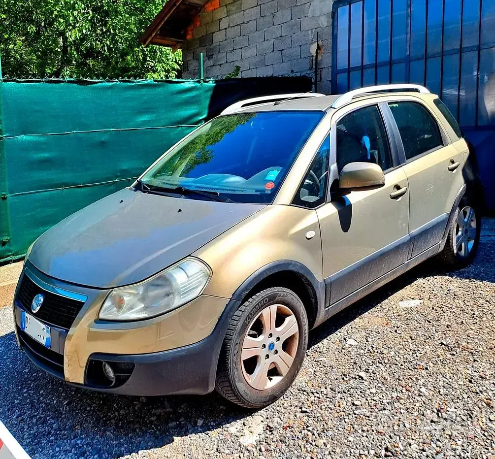 Usata Fiat Sedici 107 CV (78 kW) 2006 SUV