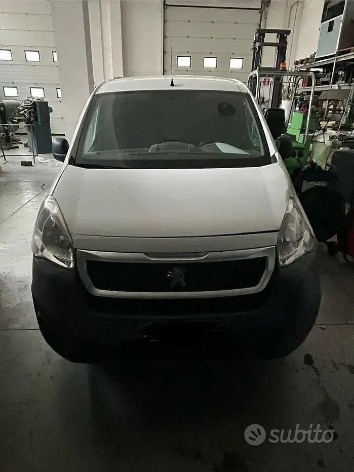 Usata Peugeot Partner 90 CV (66 kW) 2016 Monovolume