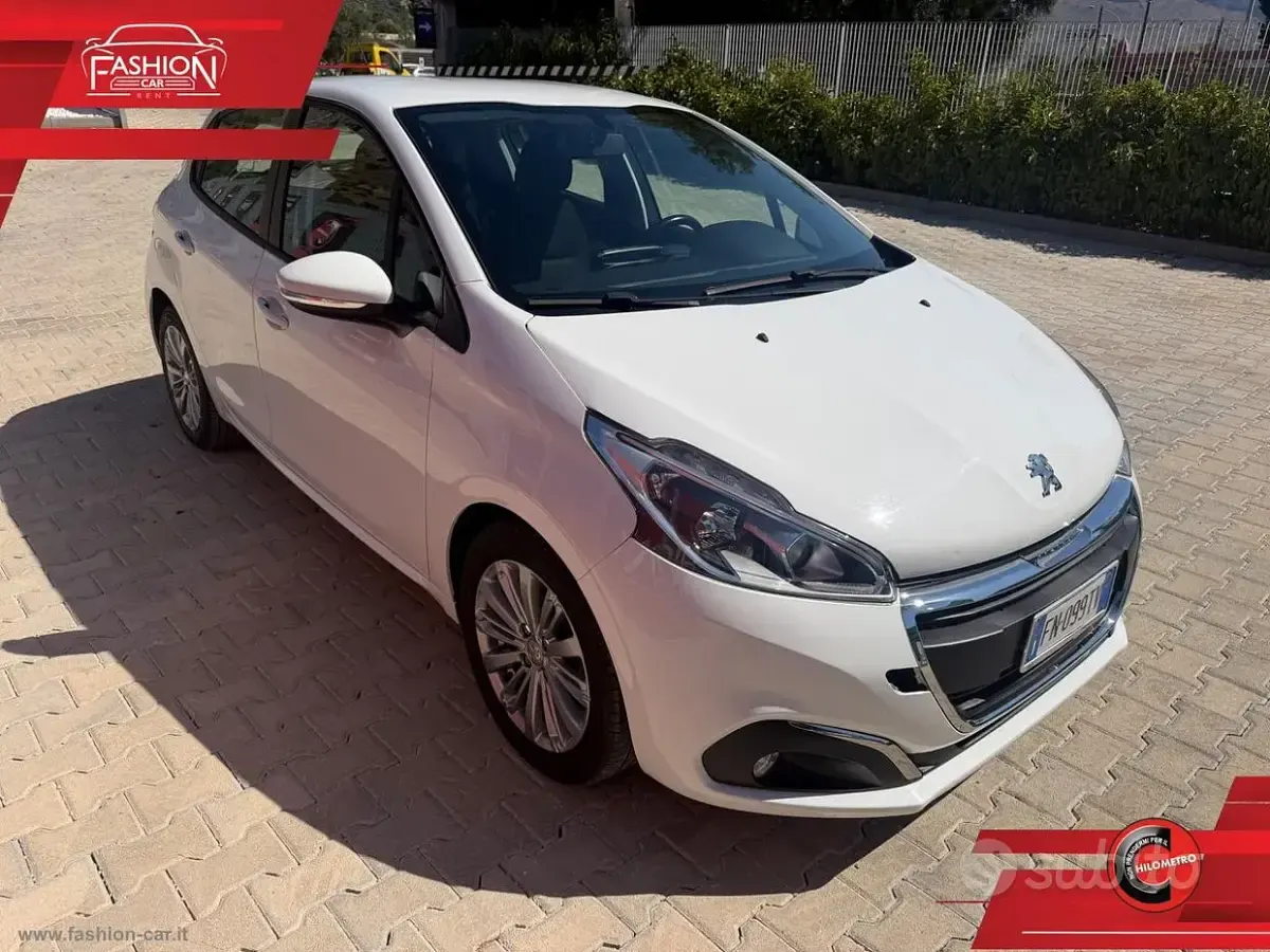 Usata Peugeot 208 Allure 82 CV (60 kW) 2018 Bianco Utilitaria