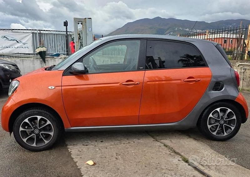 Usata Smart ForFour 71 CV (52 kW) 2015 Grigio Utilitaria