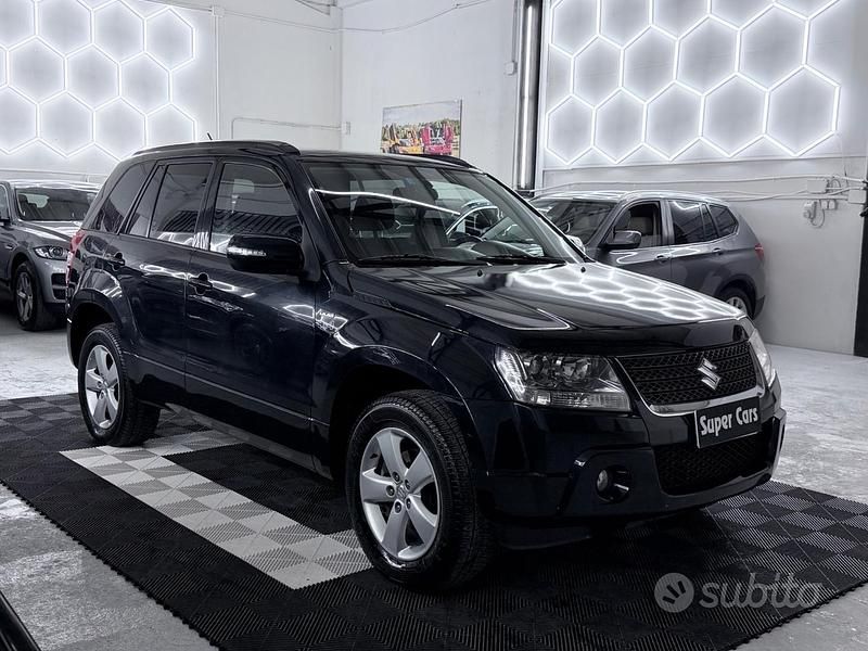 Usata Suzuki Grand Vitara Comfort 130 CV (95 kW) 2011 Nero SUV