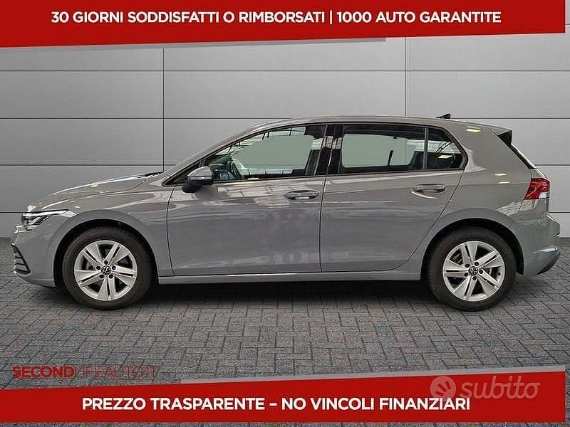 Usata VW Golf VIII Life 116 CV (85 kW) 2023 Grigio Berlina