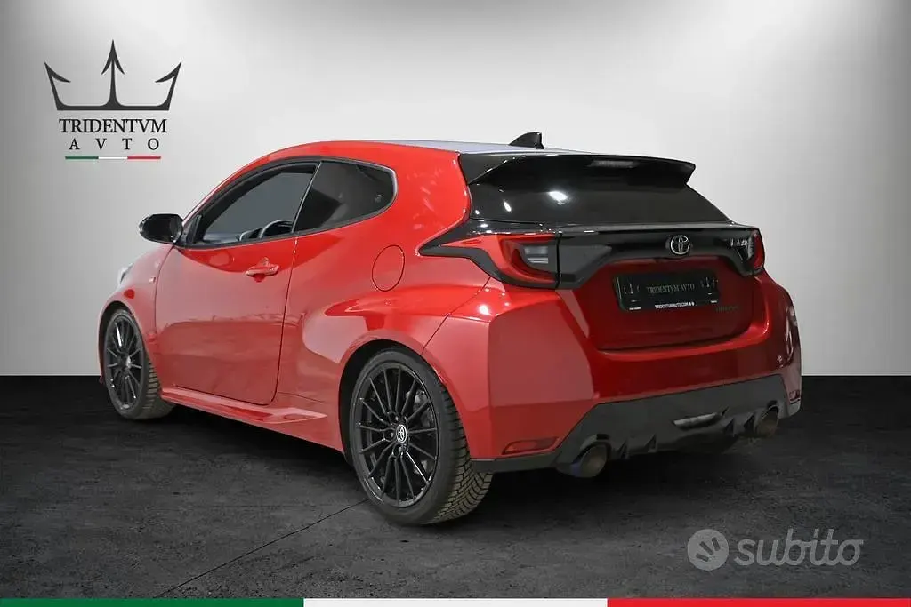 Usata Toyota Yaris 261 CV (191 kW) 2021 Rosso Utilitaria