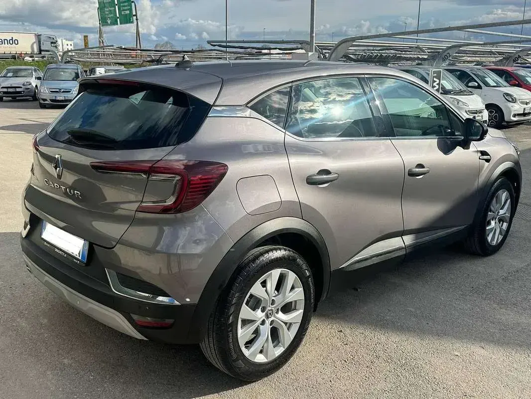 Usata Renault Captur Intens 116 CV (85 kW) 2020 Grigio SUV