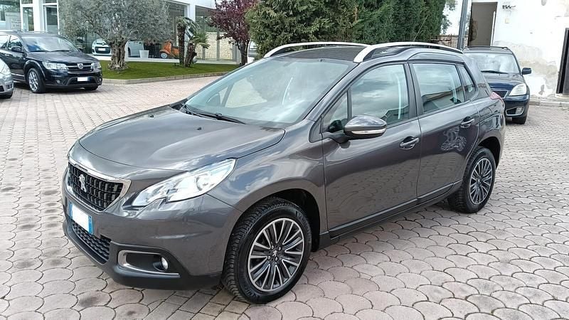 Usata Peugeot 2008 GT-line 99 CV (72 kW) 2016 Grigio SUV
