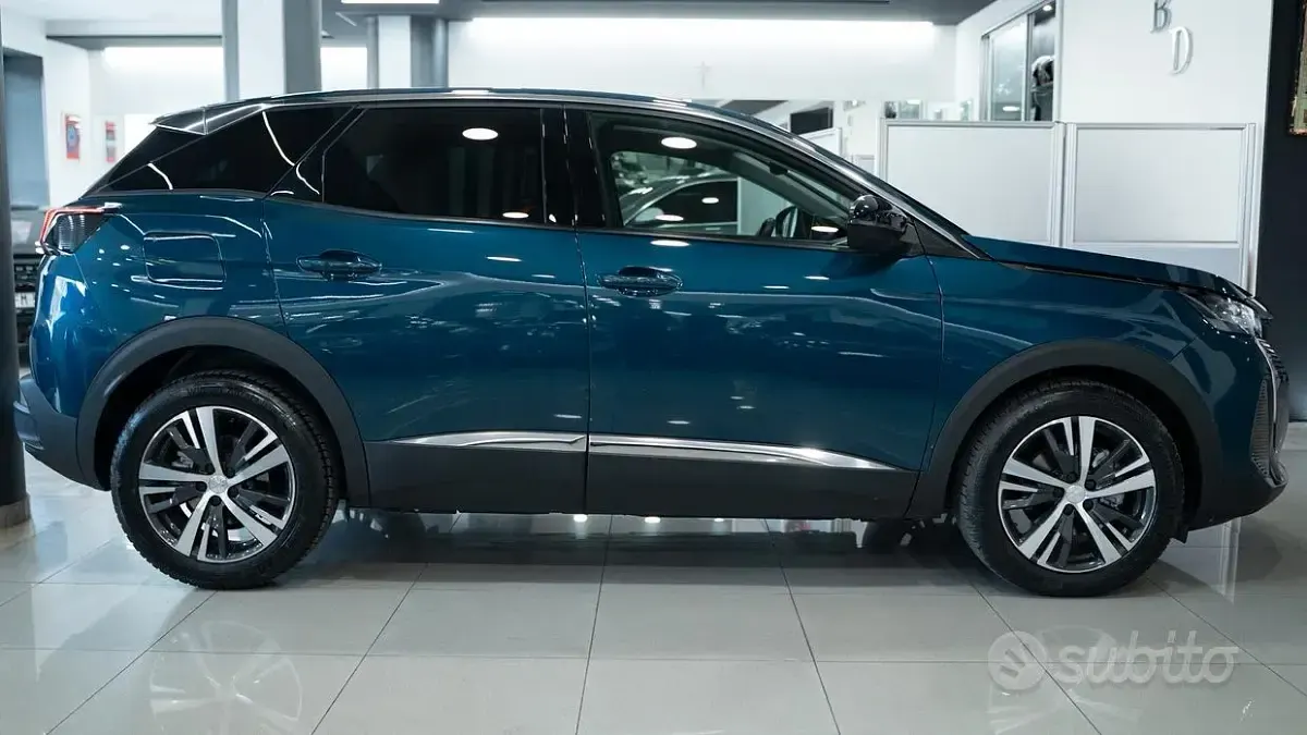 Usata Peugeot 3008 Allure 131 CV (96 kW) 2022 Blu SUV