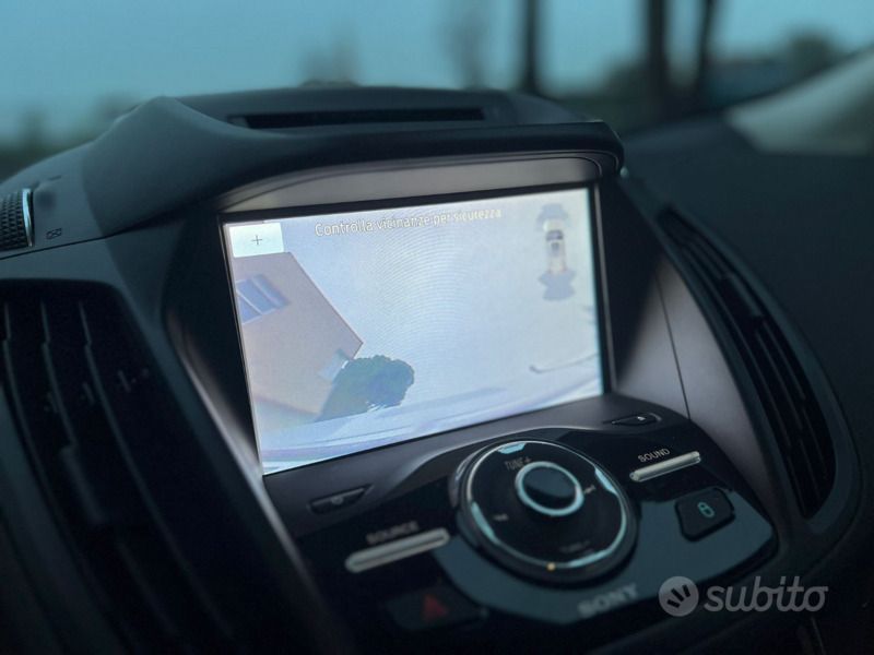 Usata Ford Kuga Titanium 150 CV (110 kW) 2016 Grigio SUV