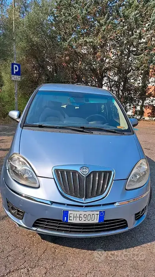 Usata Lancia Musa 95 CV (69 kW) 2011 Bluazzurro Monovolume