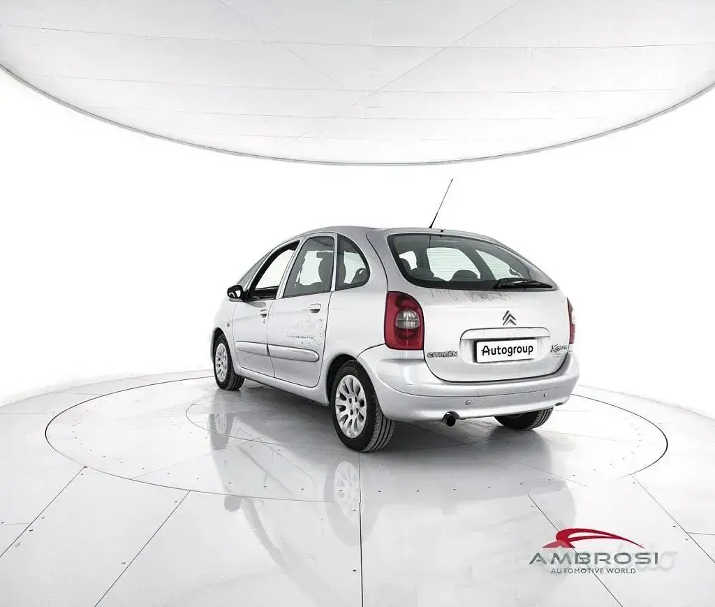 Usata Citroën Xsara Picasso Elegance 90 CV (66 kW) 2002 Grigio Monovolume