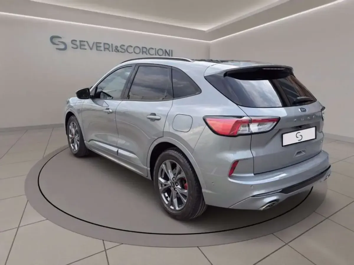 Usata Ford Kuga ST-Line X 224 CV (164 kW) 2020 Grigio chiaro metallizzato SUV