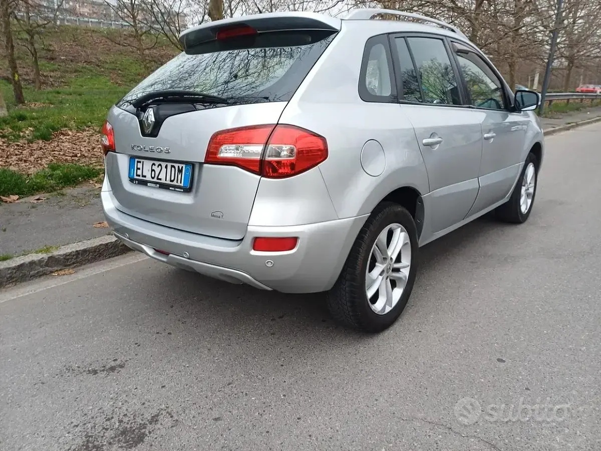Käytetty Renault Koleos Dynamique 150 HP (110 kW) 2012 Harmaa Katumaasturi