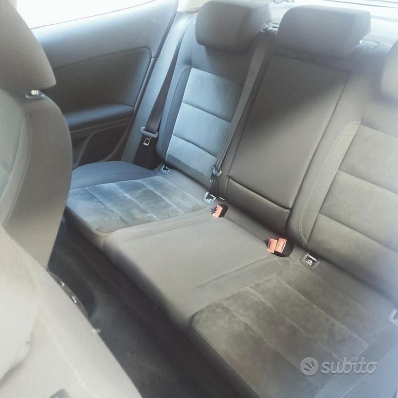 Usata VW Golf VI 105 CV (77 kW) 2010 Utilitaria