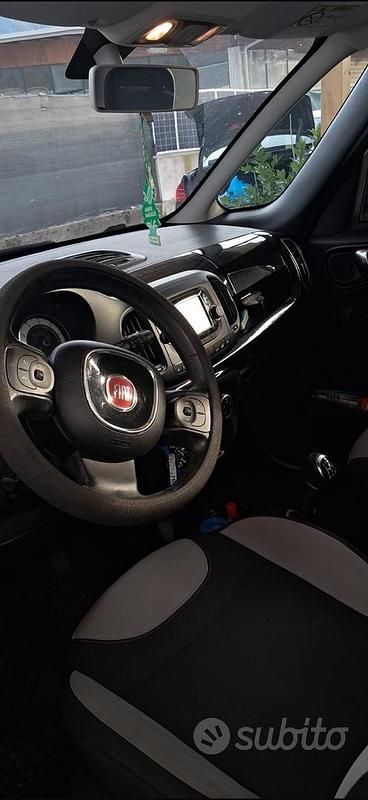 Nero Usata 2016 Fiat 500L Monovolume | 8000 € (Buon prezzo) - Immagine 1/3